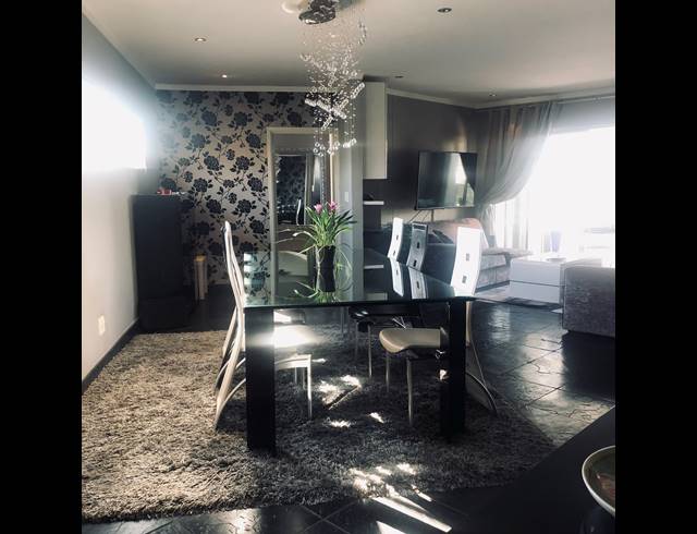 2 BEDROOM APARTMENT FOR SALE IN SANDTON CENTRAL